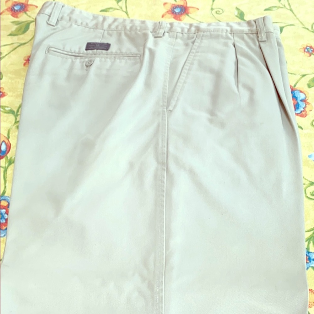 Men’s Gap Khakis